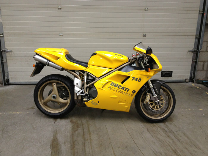 1999 Ducati 748 1