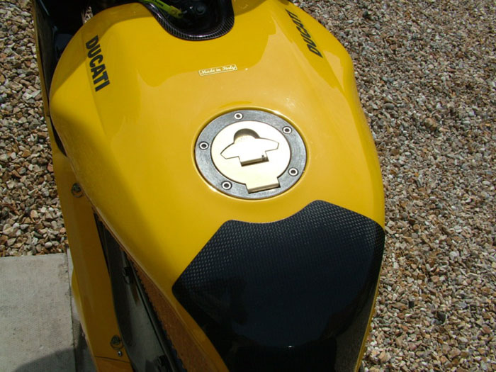 1999 ducati 996 biposto tank