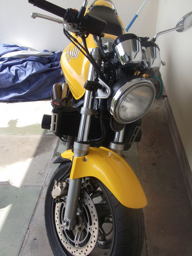 1999 Honda CB600 Hornet Yellow Front