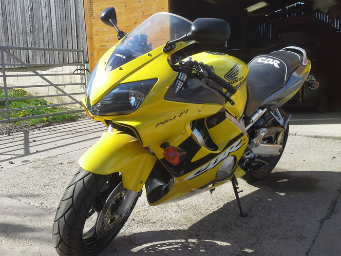 2001 Honda CBR600F Yellow 2