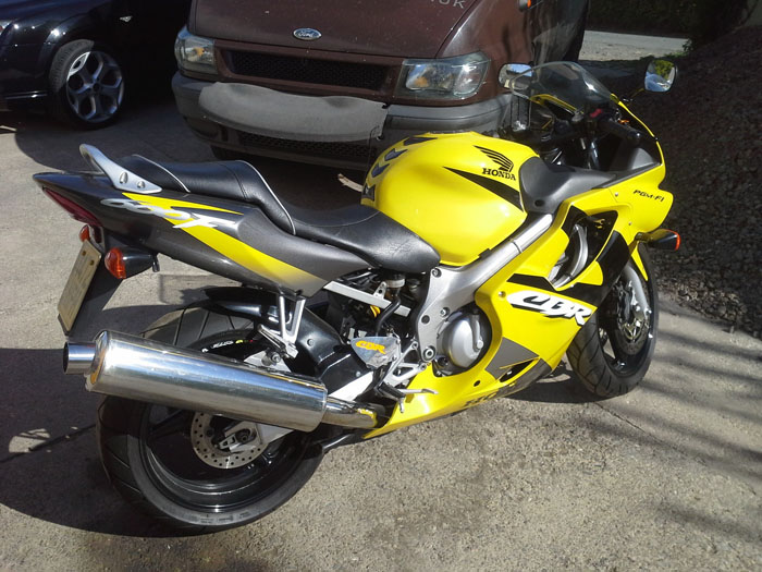 2001 Honda CBR600F Yellow 3