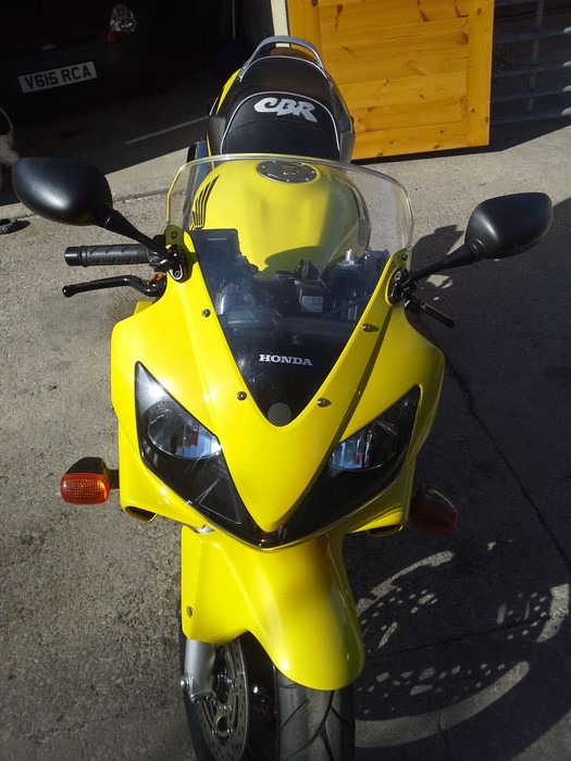 2001 Honda CBR600F Yellow Front