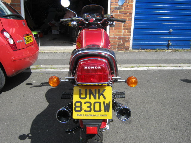 1981 honda red cx 500 back