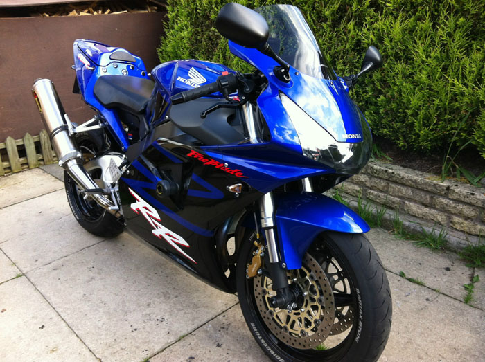 2003 Honda Fireblade CBR 954 RR-3 Front