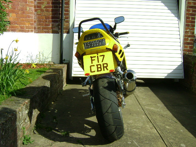 1996 honda fireblade cbr 900 back