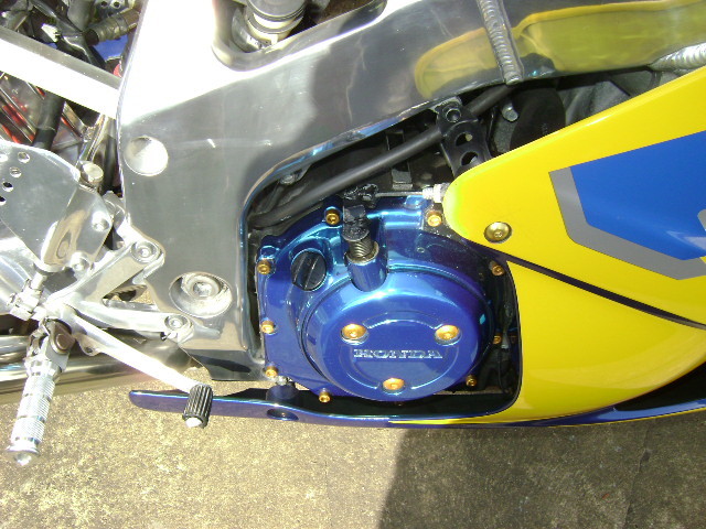 1996 honda fireblade cbr 900 engine cover