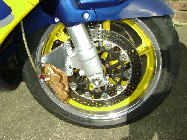 1996 honda fireblade cbr 900 front wheel