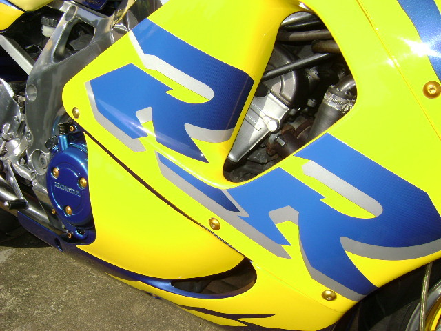 1996 honda fireblade cbr 900 paint closeup