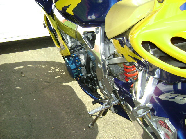 1996 honda fireblade cbr 900 suspension closeup