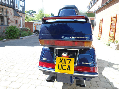 2000 honda gold wing gl1500se back