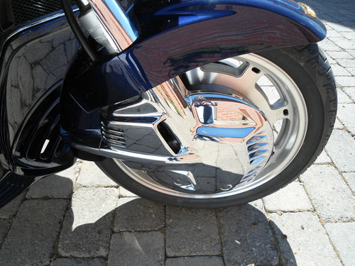 2000 honda gold wing gl1500se front wheel
