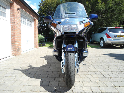 2000 honda gold wing gl1500se front