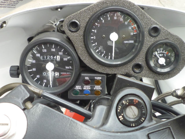 1995 Honda NSR250R Gauges