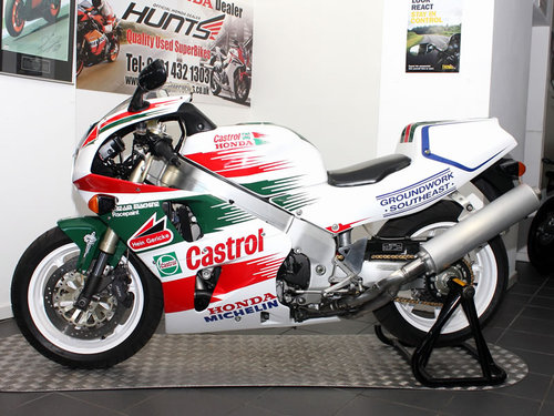 1995 Honda RVF750R RC45 1