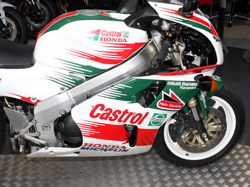 1995 Honda RVF750R RC45 2