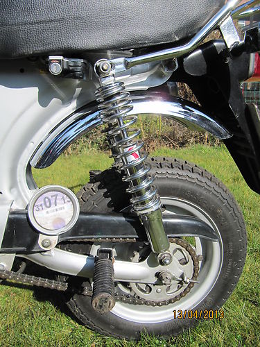 1989 honda dax st50 rear wheel suspension