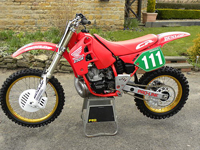 370 1989 honda cr250 icon