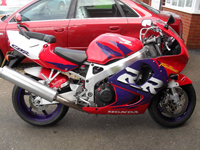 82 1998 honda fireblade cbr900rr icon