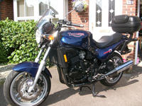 521 1998 Triumph Trident 750 Icon