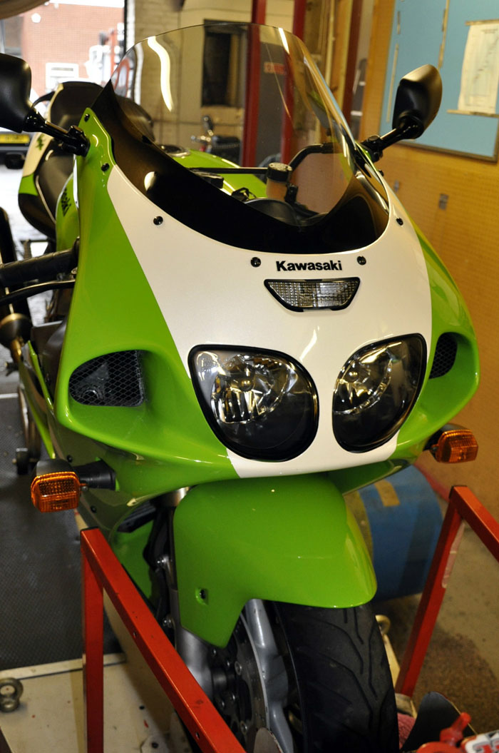 2002 Kawasaki ZX7R Z750 P7 Front Lights Fairing