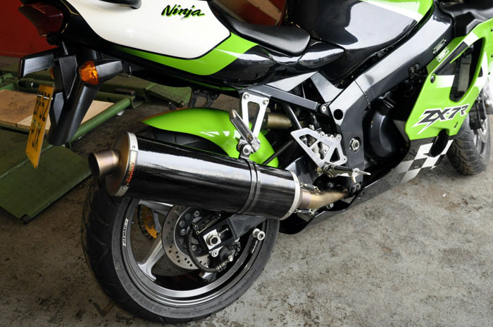 2002 Kawasaki ZX7R Z750 P7 Rear Wheel Exhaust