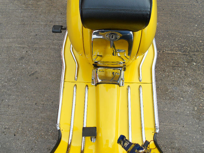 1983 lambretta gp150 yellow floor