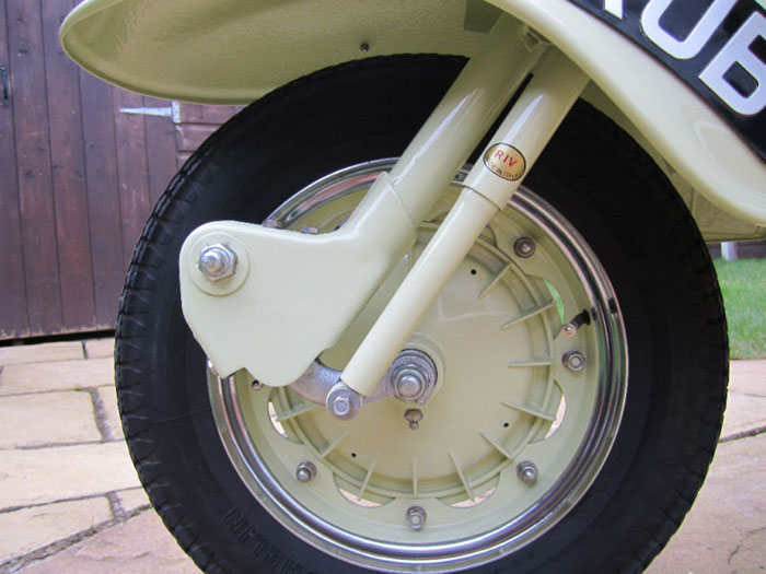 1958 tv175 series 1 lambretta innocenti front wheel