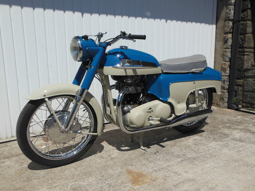 1959 Norton Dominator 88 Deluxe 3