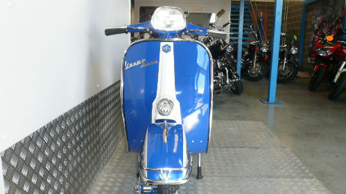 1969 piaggio vespa 150 super italian front