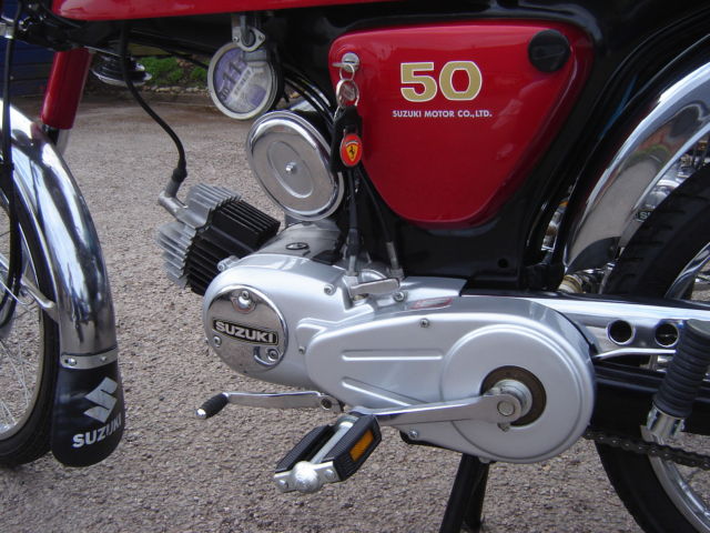 1977 red suzuki ap50 engine