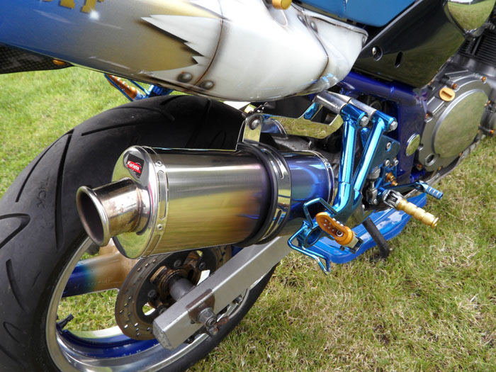 2002 Suzuki GSF 600 S K2 Bandit Closeup Frame Exhaust