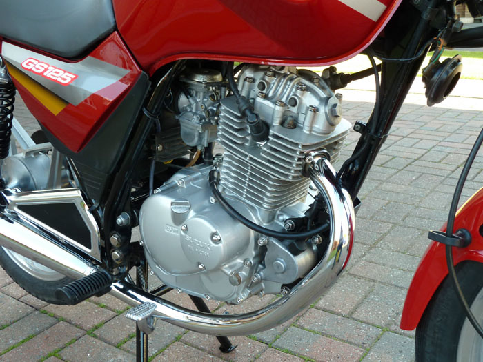 2002 Suzuki GS125ESX Engine