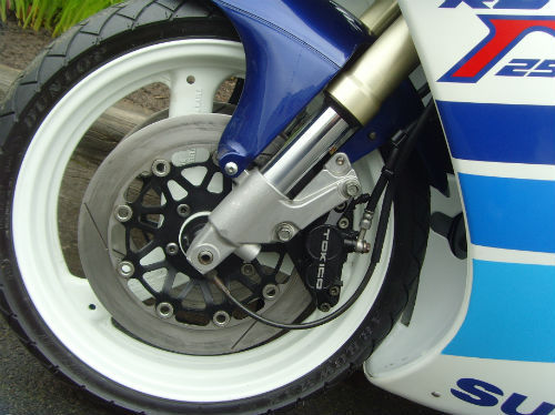 1993 suzuki rgv 250 front wheel