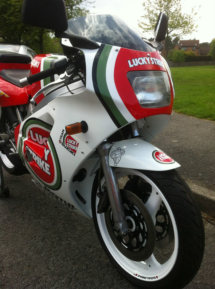 1990 Suzuki RGV 250 Front