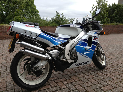 1992 Suzuki RGV250M 5