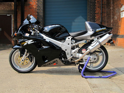 2000 Suzuki TL1000R 1