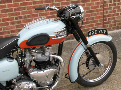 1959 Triumph T120 Bonneville Front