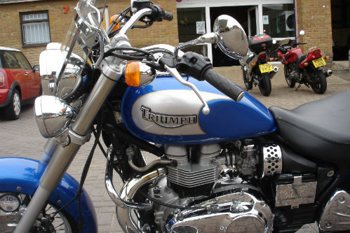 2003 Triumph Bonneville America Tank