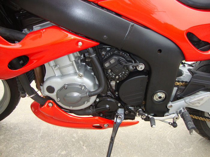 2002 Triumph 955i Sprint RS Engine