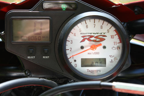 2003 Triumph Sprint RS Lucifer Orange Speedometer