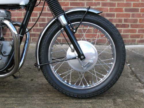 1967 triumph tr6c trophy front wheel