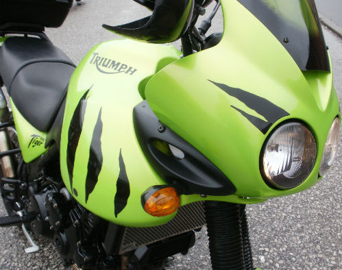 2001 triumph tiger 955i front