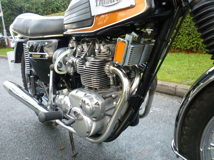 1974 triumph trident 750cc black gold engine 1