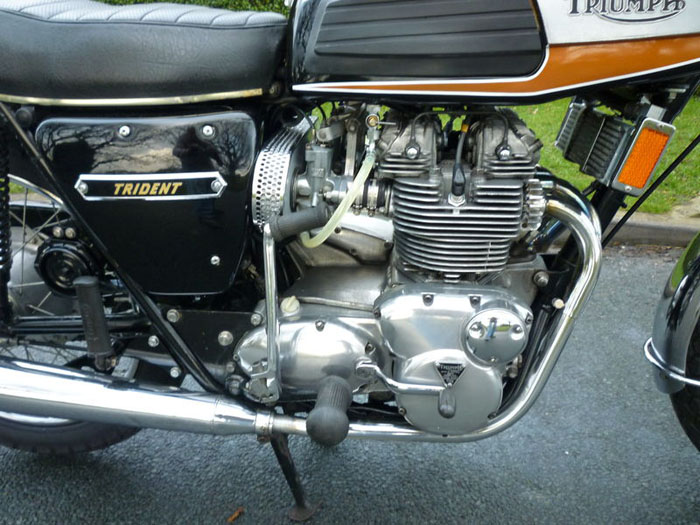 1974 triumph trident 750cc black gold engine 2