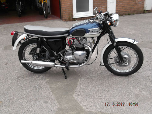 1961 Triumph 350cc 3TA 2