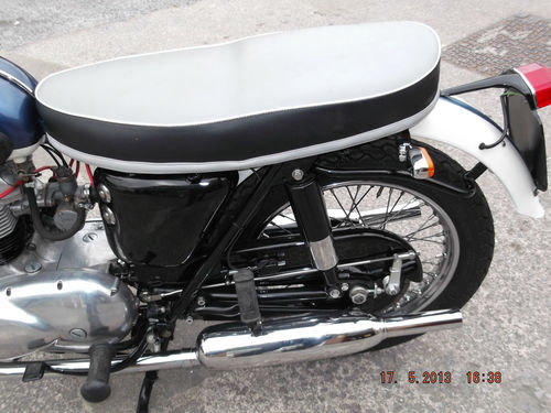 1961 Triumph 350cc 3TA Rear Wheel Exhaust Seat