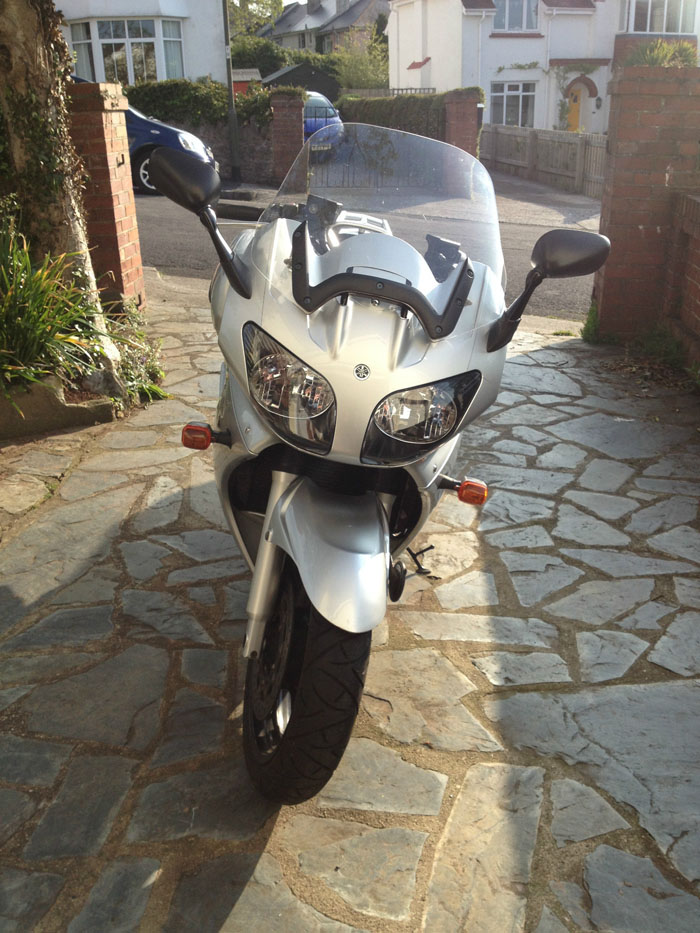 2002 Yamaha FJR1300 Silver Front