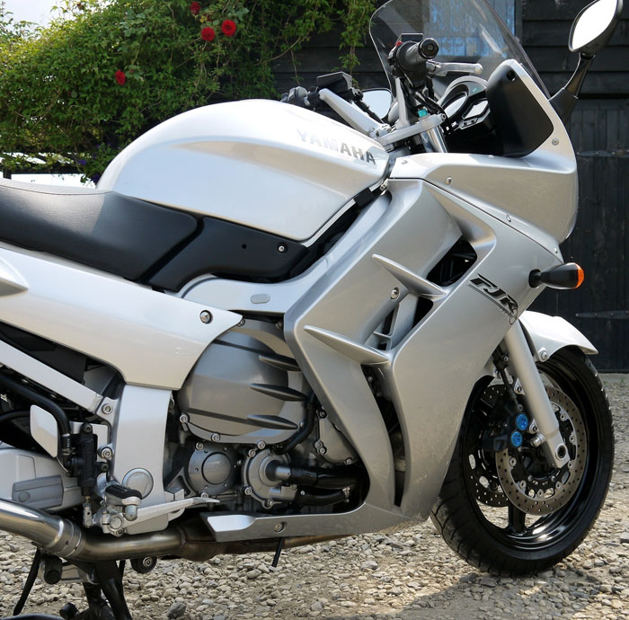 2002 Yamaha FJR1300 Closeup