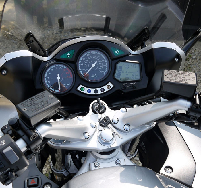 2002 Yamaha FJR1300 Gauges