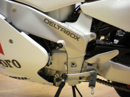 yamaha fzr1000 engine